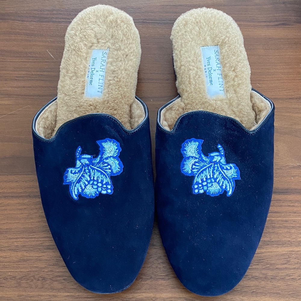 Sarah Flint x Yves DeLorme like new Navy Slippers with Blue Embroidery